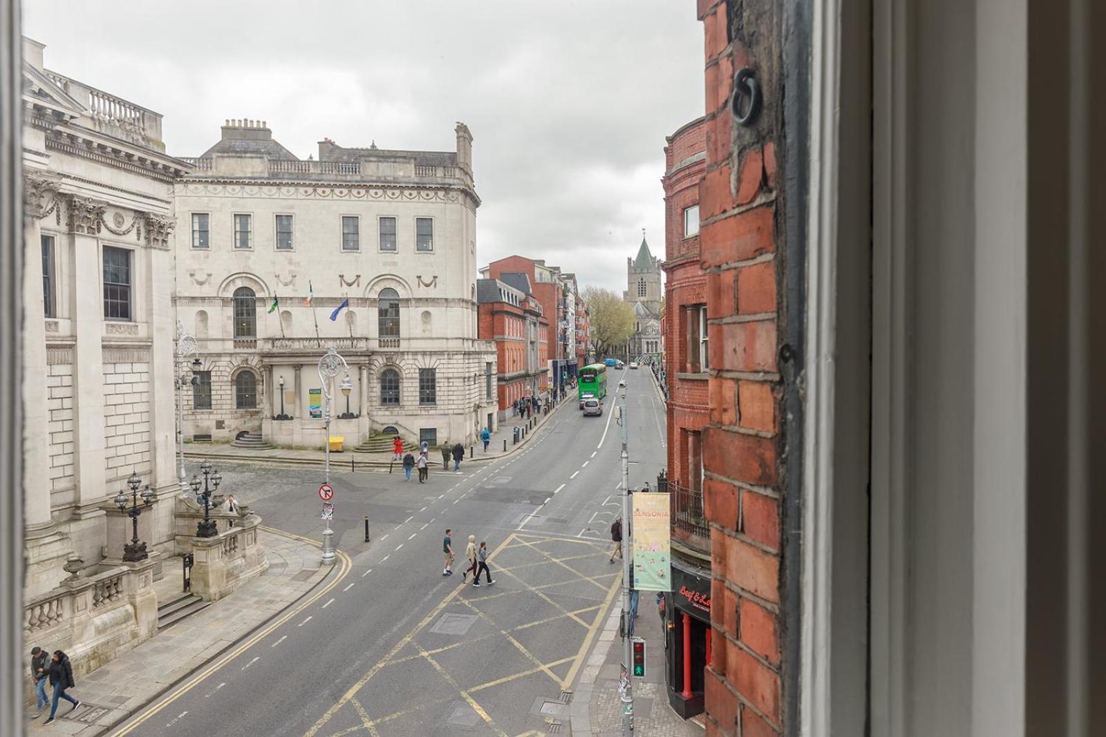 Dublin Castle Suites Bagian luar foto