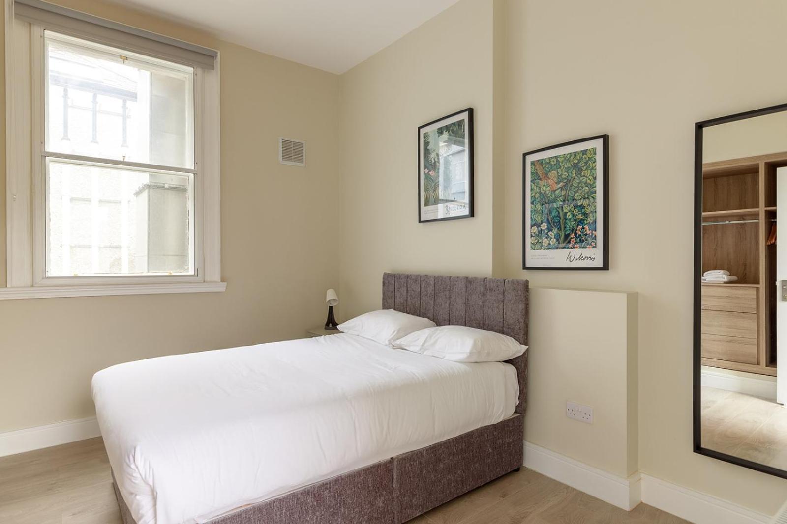 Dublin Castle Suites Bagian luar foto