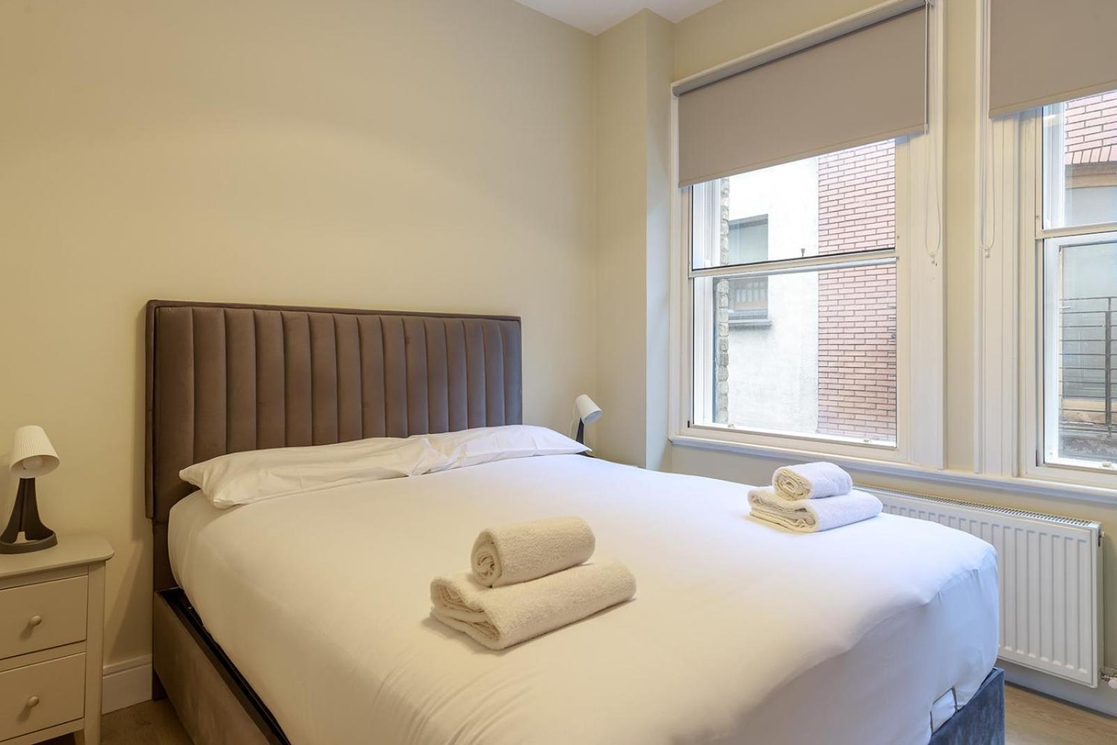 Dublin Castle Suites Bagian luar foto